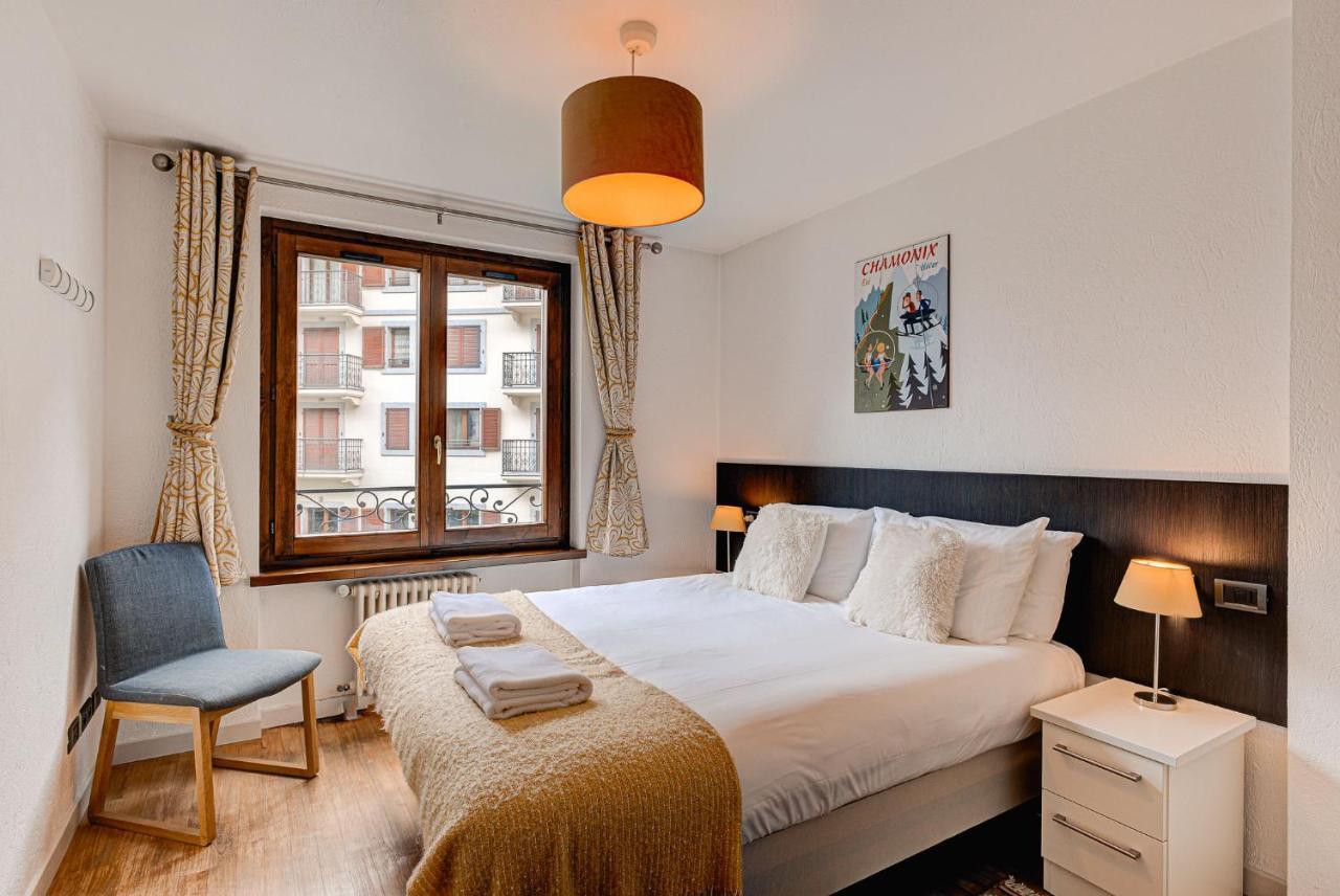 Apartment Cosmiques - Alpes Travel - Central Chamonix - Sleeps 4 Zewnętrze zdjęcie