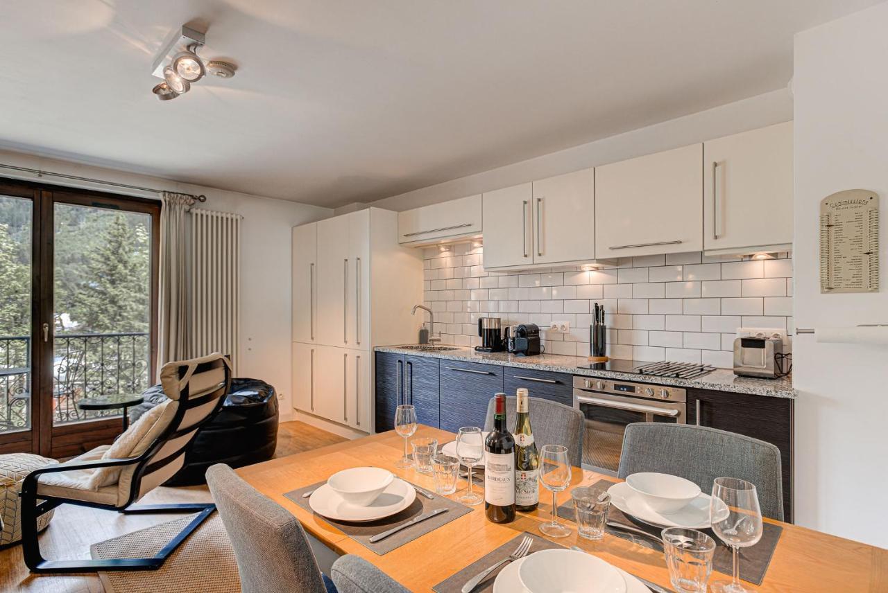 Apartment Cosmiques - Alpes Travel - Central Chamonix - Sleeps 4 Zewnętrze zdjęcie