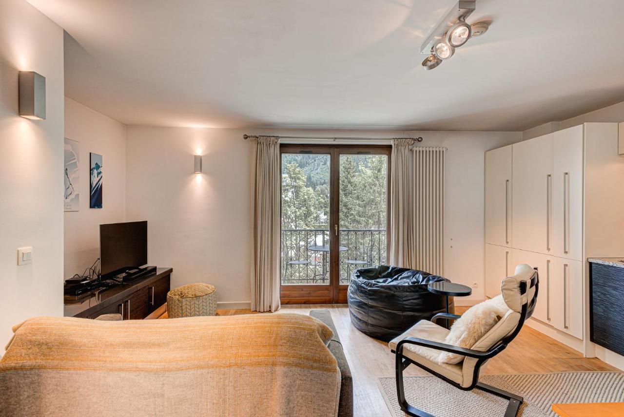 Apartment Cosmiques - Alpes Travel - Central Chamonix - Sleeps 4 Zewnętrze zdjęcie