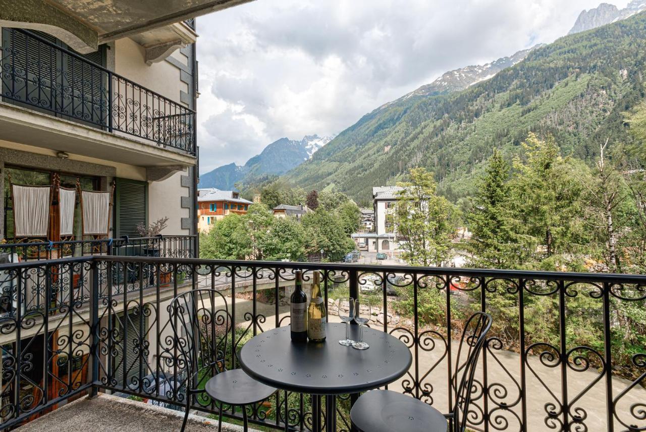 Apartment Cosmiques - Alpes Travel - Central Chamonix - Sleeps 4 Zewnętrze zdjęcie