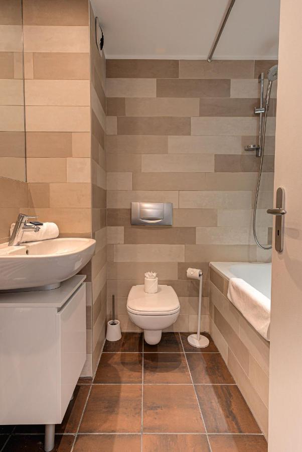 Apartment Cosmiques - Alpes Travel - Central Chamonix - Sleeps 4 Zewnętrze zdjęcie